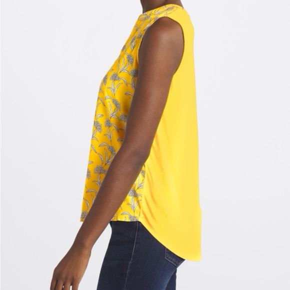 Yellow Printed Sleeveless Blouse (Size Large) - Picture 8 of 12